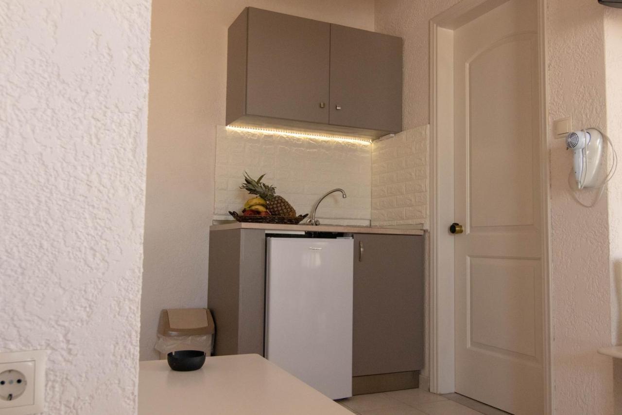 Eugenia Studios & Apartments Ялиссос Экстерьер фото